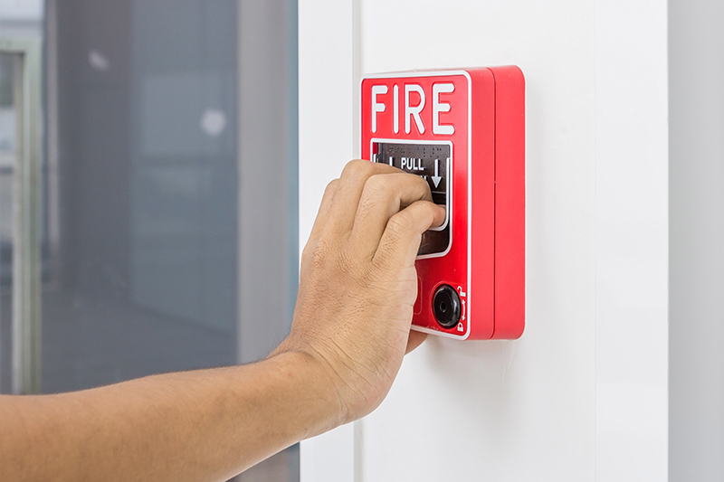 Hand pulling fire alarm switch